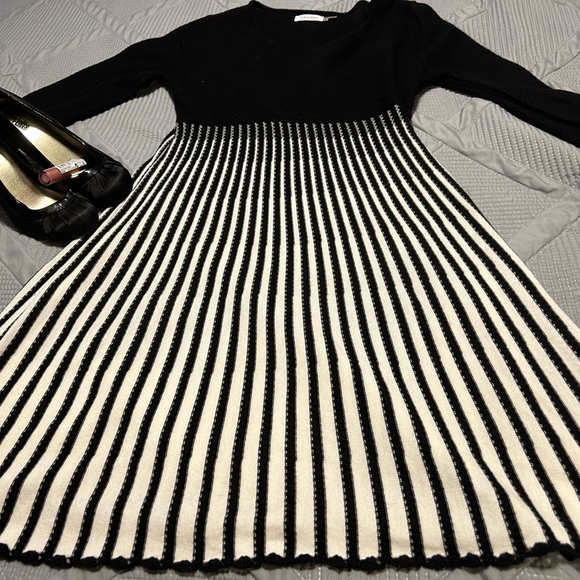 Calvin Klein l,black knit too and black and white stripes down knit. - Picture 11 of 16